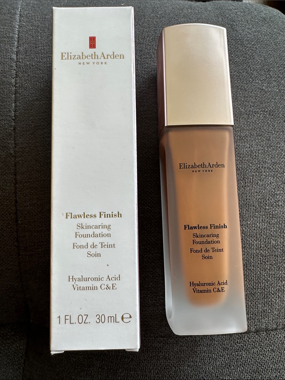 BNIB Elizabeth Arden Flawless Finish Skincare Foundation 600W